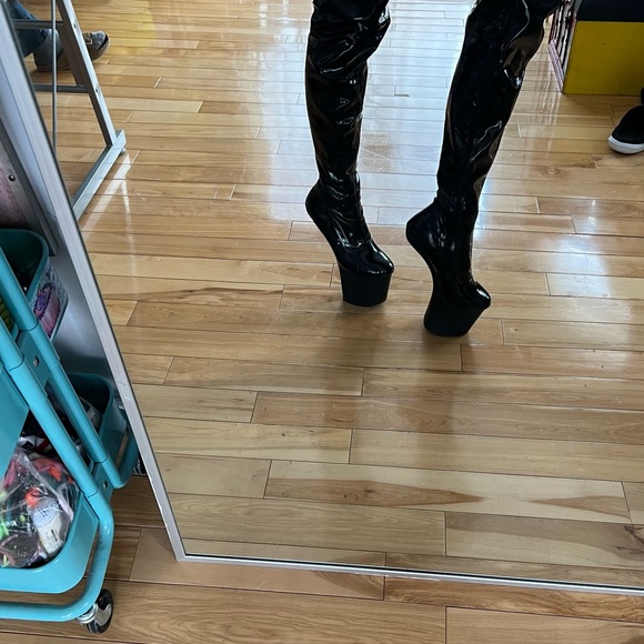 Heelless platform thigh high boots - black pvc - Picture 9 of 10